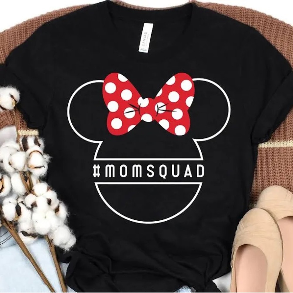 Black Disney Minnie Mouse #MomSquad  Shirt size large